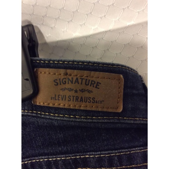 Levi Signature Modern Slim Jeans in Women size 16M - Picture 6 of 11